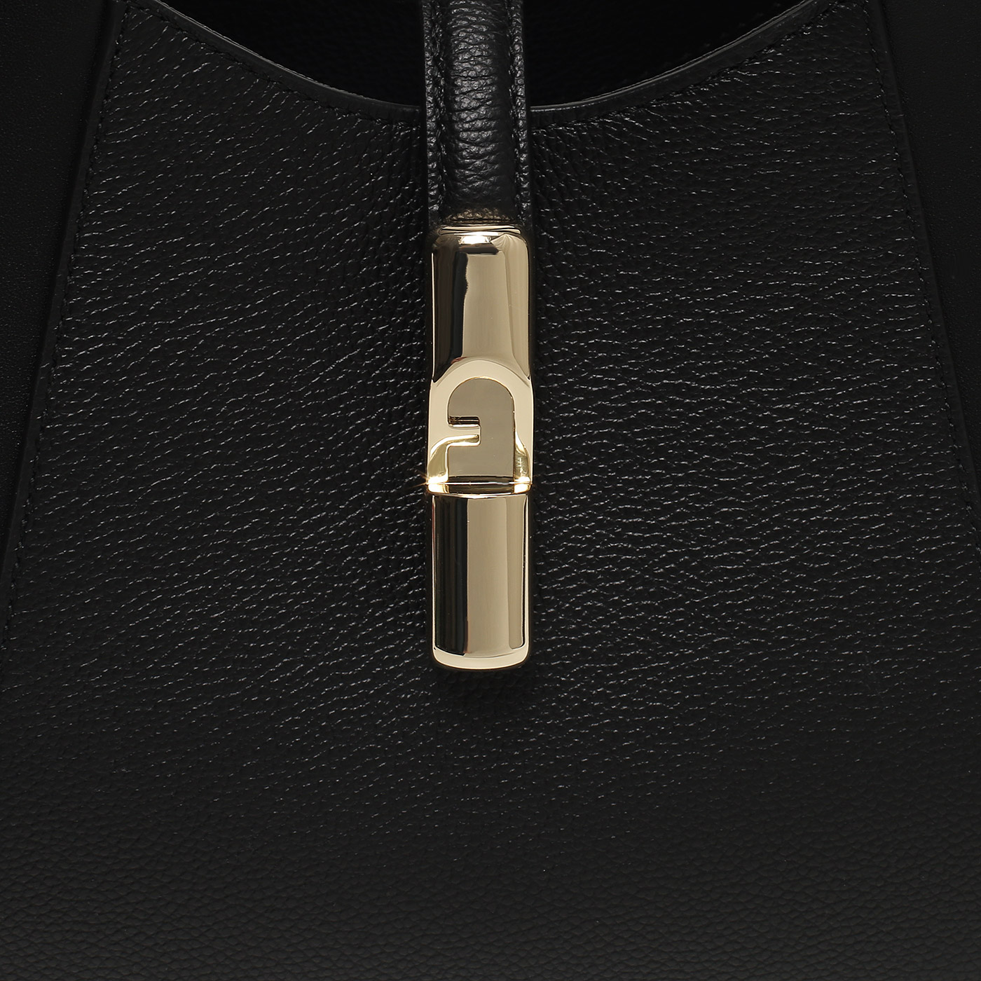 Кожаная сумка Furla Goccia