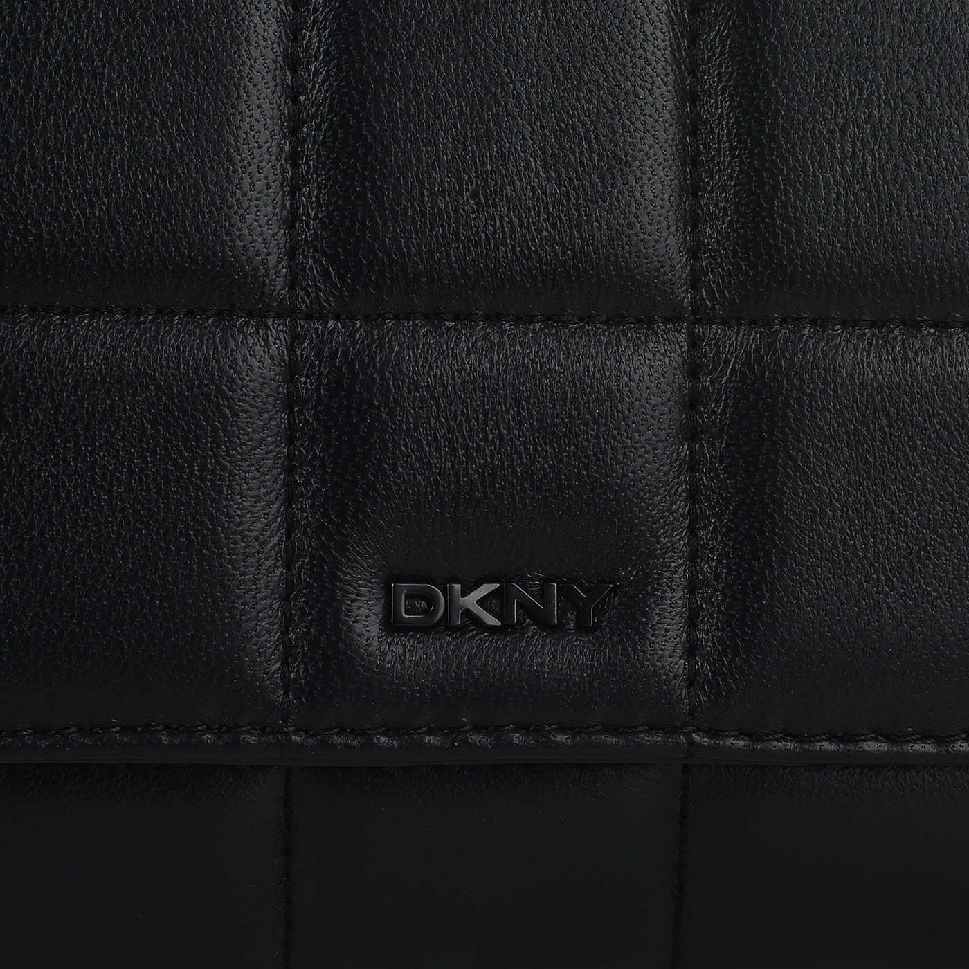 Стеганая сумка через плечо DKNY Queenie